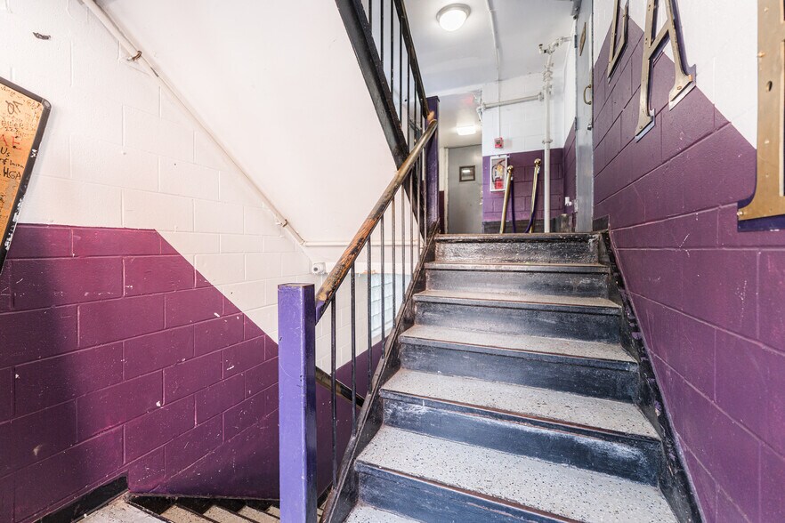 More Photos Of 919 Greenbrier Rd, Dekalb Apartments For Sale