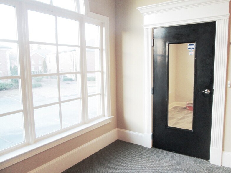 More Photos Of 5400 Laurel Springs Pky, Suwanee Office For Sale