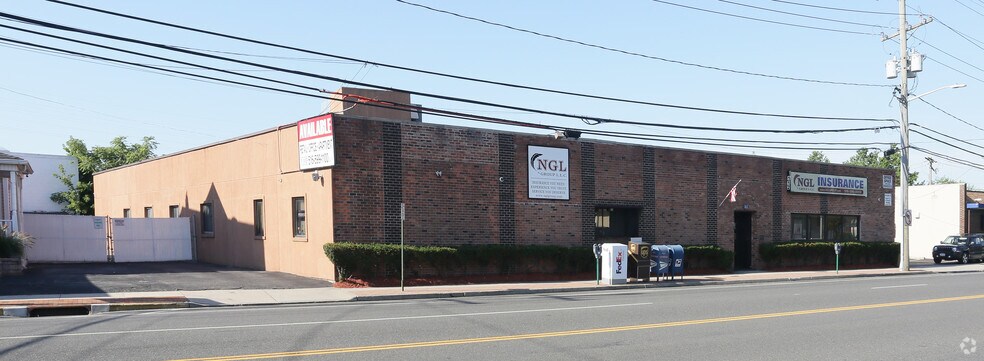 More Photos Of 112 Merrick Rd, Lynbrook Office For Lease