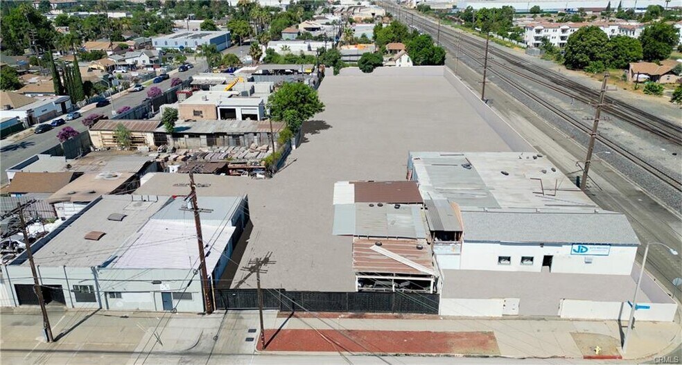 Primary Photo Of 161-163 S Hamilton Blvd, Pomona Auto Salvage Facility For Sale