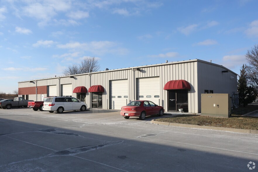 More Photos Of 1170 W 151st St, Olathe Light Manufacturing For Lease