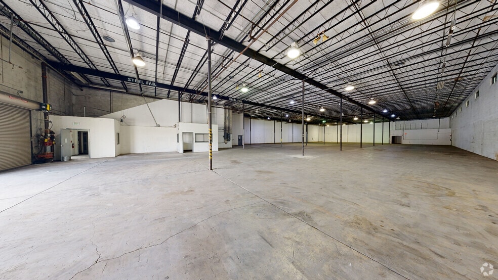 More Photos Of 6500 N Powerline Rd, Fort Lauderdale Warehouse For Lease