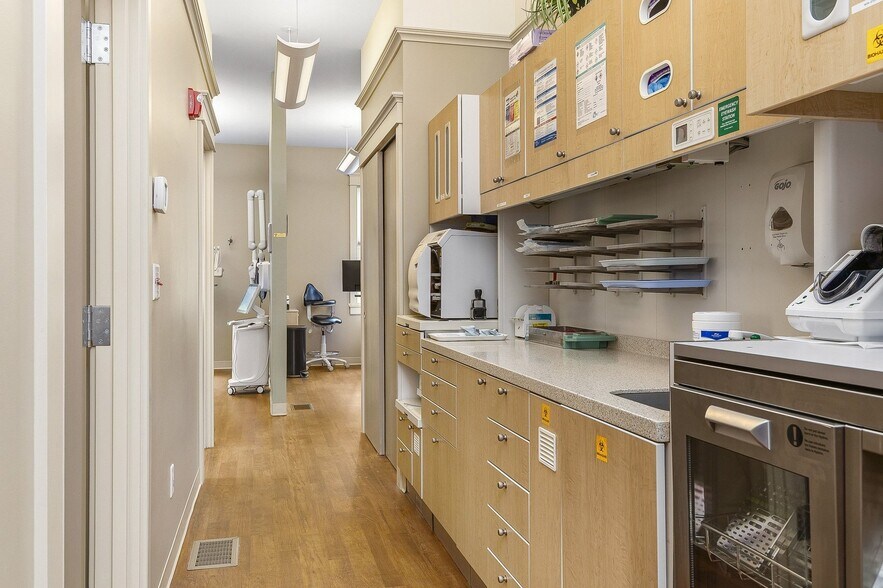 More Photos Of 22-26 School St, Merrimac Office For Sale