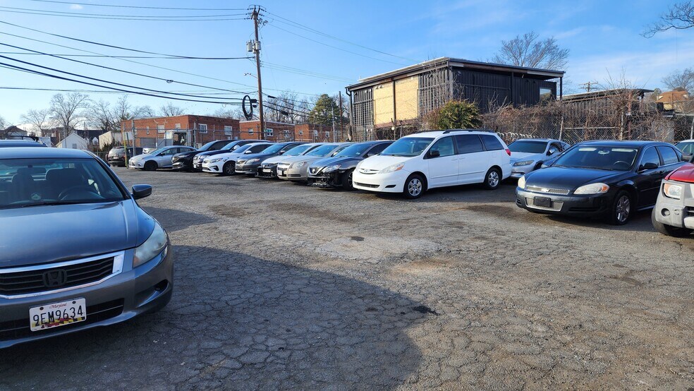 More Photos Of 2405 22nd St NE, Washington Auto Repair For Sale