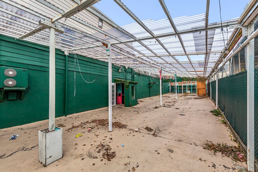 More Photos Of 4611 Broadway, Astoria Storefront Retail Residential For Lease