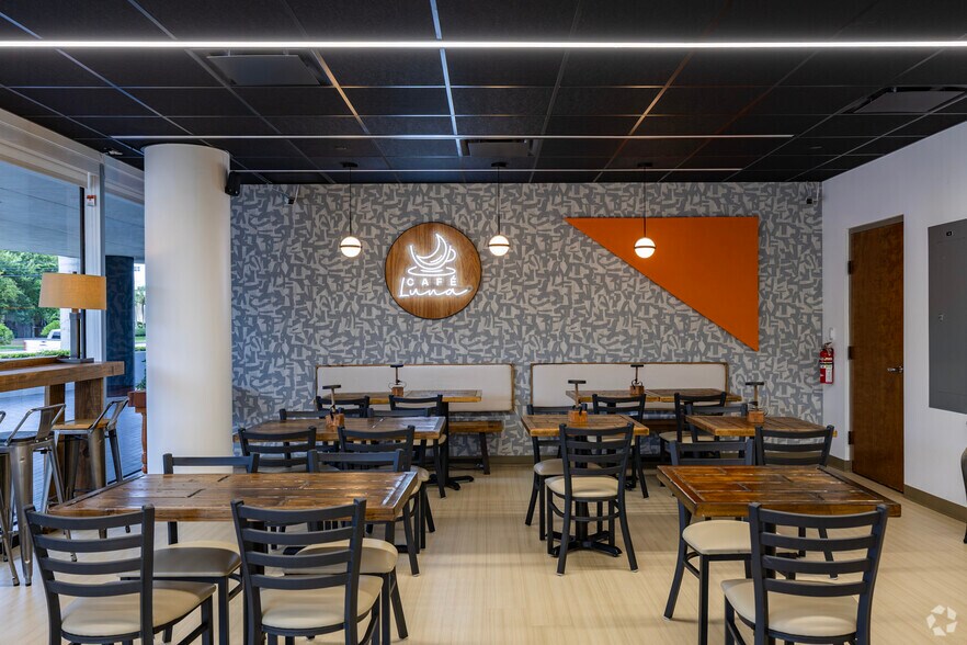 More Photos Of 5201 W Kennedy Blvd, Tampa Office For Lease