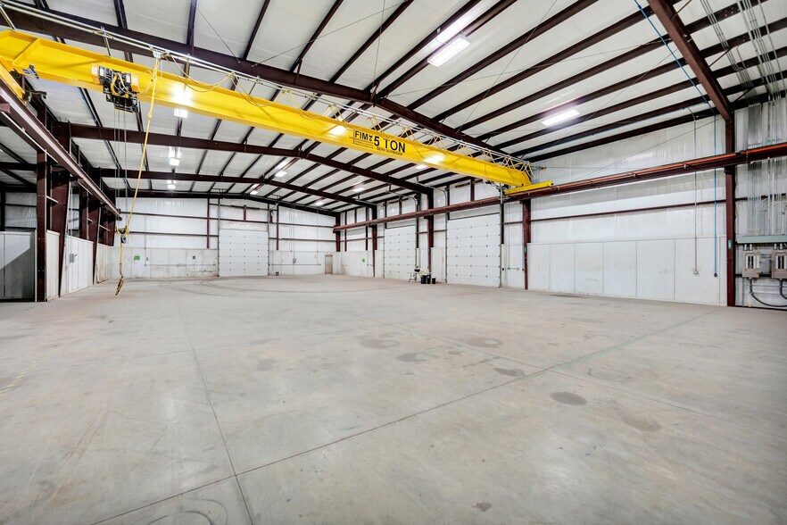 More Photos Of 10712 W County Road 77, Midland Service For Lease