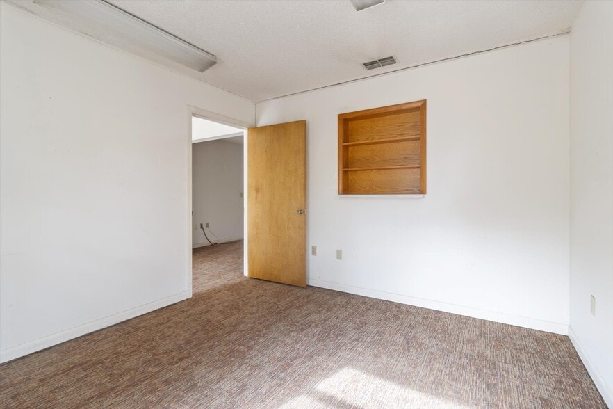 More Photos Of 2303 W Highway 44, Inverness Office For Sale