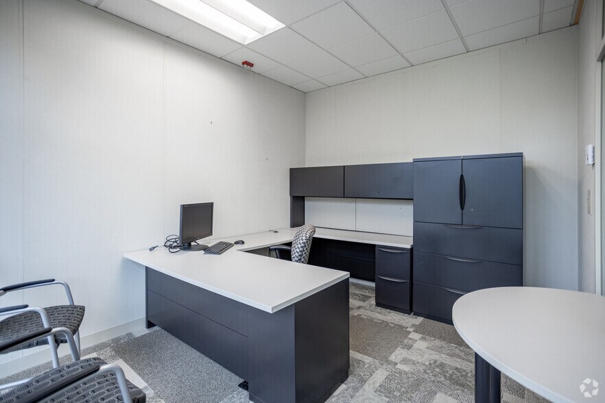 More Photos Of 100 Global View Dr, Warrendale Office For Lease