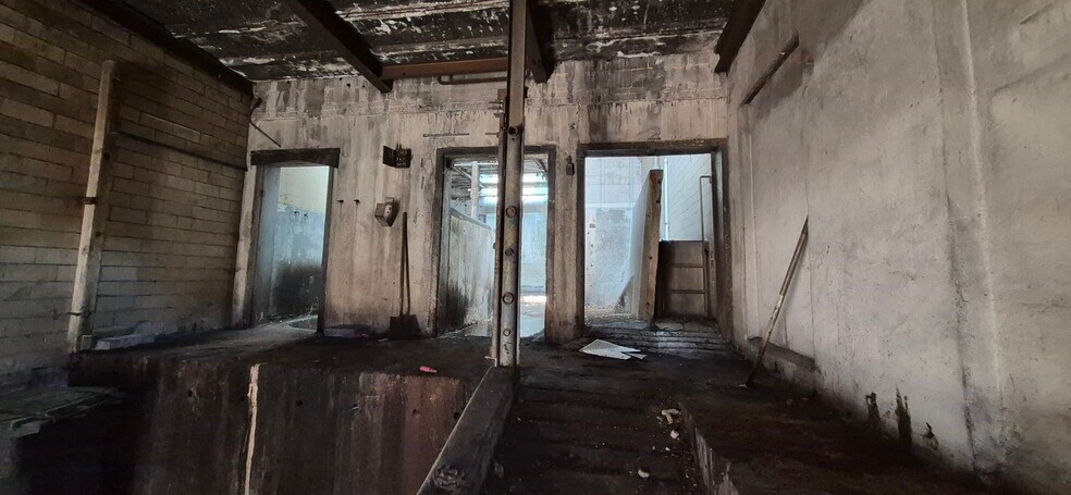 More Photos Of 550 Oliver St, Cincinnati Warehouse For Sale