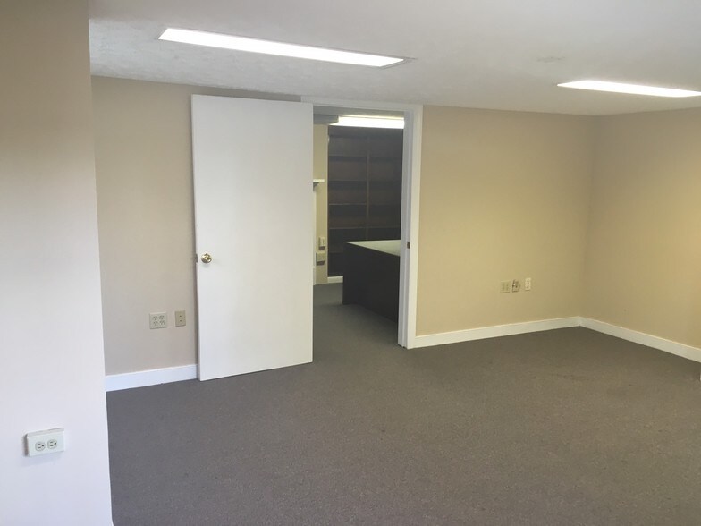 More Photos Of 9064 Courthouse Rd, Spotsylvania Office For Lease