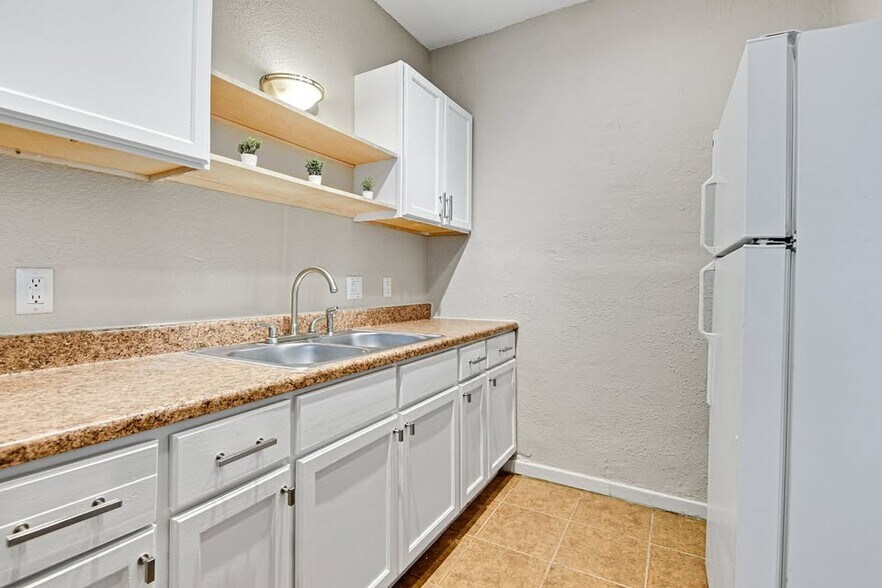 More Photos Of 1114 E Armour Blvd, Kansas City Apartments For Sale