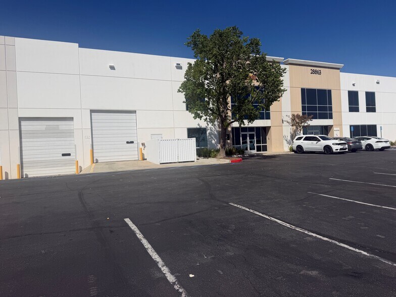 More Photos Of 28827-28887 W Industry Dr, Valencia Warehouse For Lease