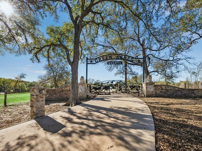 More Photos Of 16372 Highway 6, Navasota Specialty For Sale