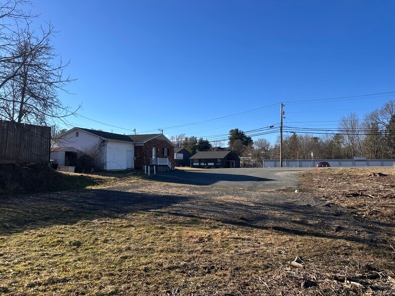 More Photos Of 346 Rural Acres Dr, Beckley Showroom For Sale