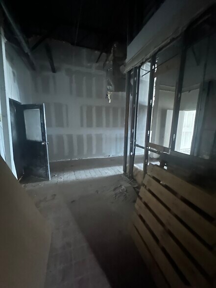 More Photos Of 2404-2446 Cerrillos Rd, Santa Fe Freestanding For Lease