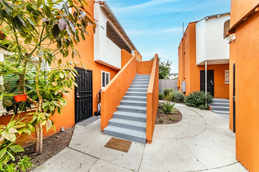 More Photos Of 6729-6731 Middleton St, Huntington Park Apartments For Sale