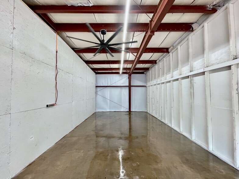 More Photos Of 2617 President Ave Ext, Tupelo Warehouse For Lease