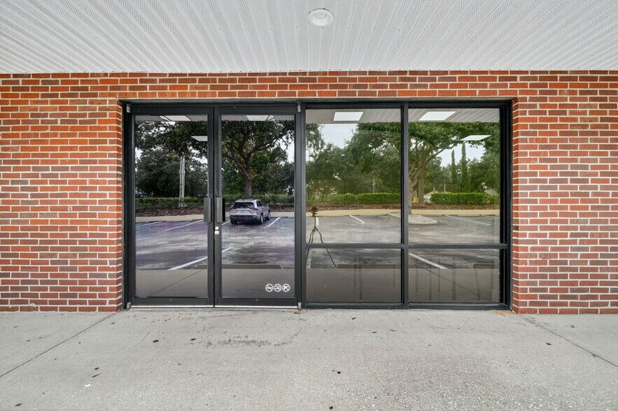 More Photos Of 260-268 Mohawk Rd, Clermont Medical For Lease