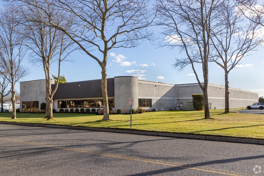 Primary Photo Of 100 Colin Dr, Holbrook Distribution For Sale