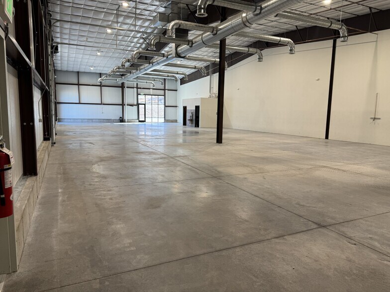 More Photos Of 2264 S Main St, Nephi Light Distribution For Lease