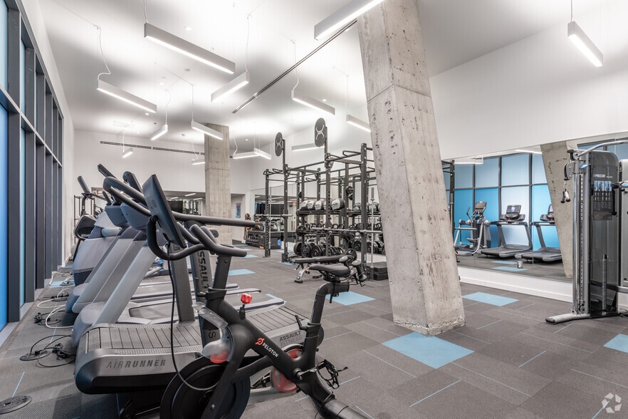 More Photos Of 1008 N Glebe Rd, Arlington Apartments For Lease