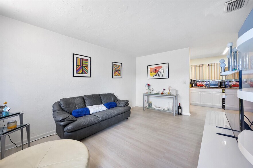 More Photos Of 14260 SW 88th Ave, Palmetto Bay Apartments For Sale