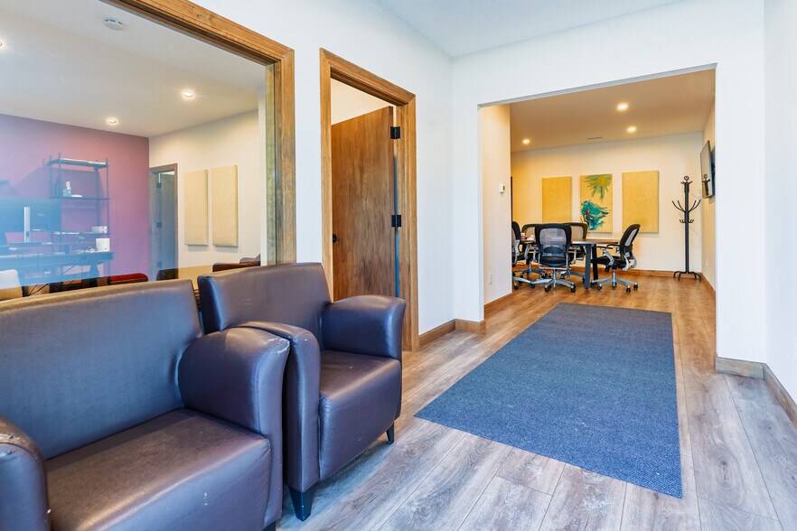 More Photos Of 430 Commerce Ln, West Berlin Showroom For Sale