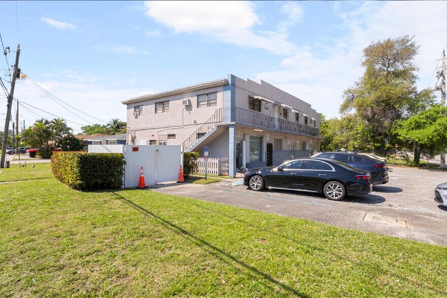 More Photos Of 602-608 NW 1st St, Dania Apartments For Sale