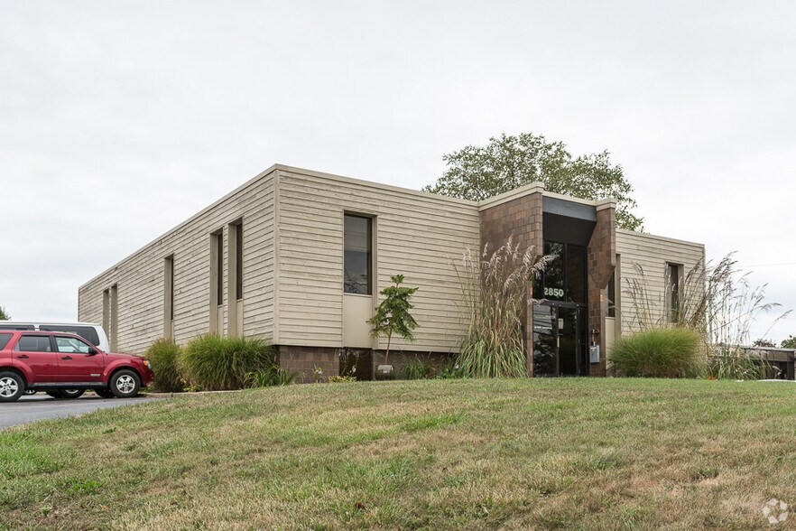 More Photos Of 2850 S Arlington Rd, Akron Office For Sale