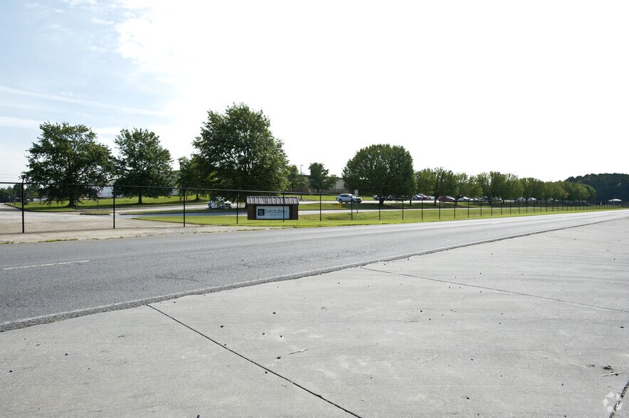 More Photos Of 201 Princeton Blvd, Adairsville Warehouse For Lease