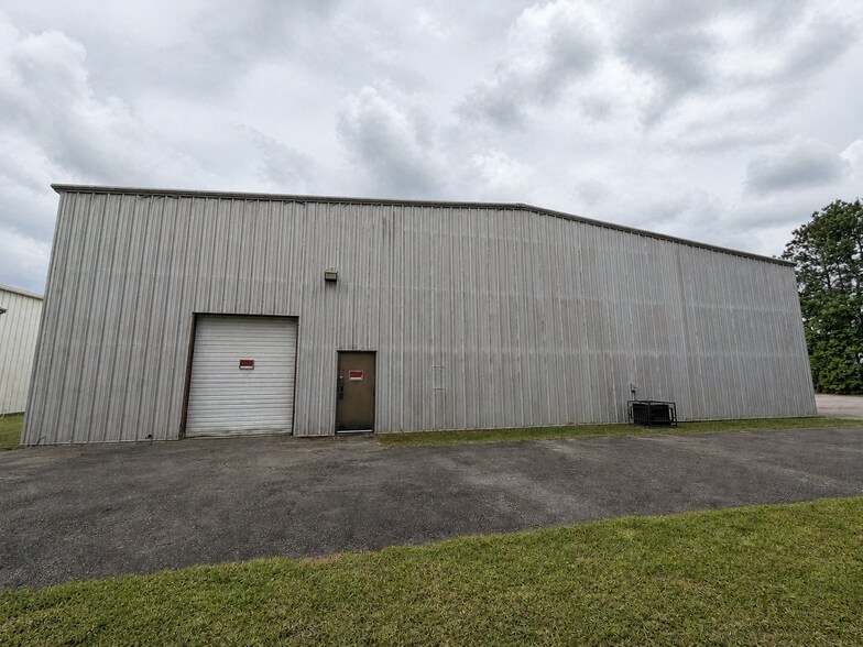 More Photos Of 200 Varnfield Dr, Summerville Warehouse For Lease