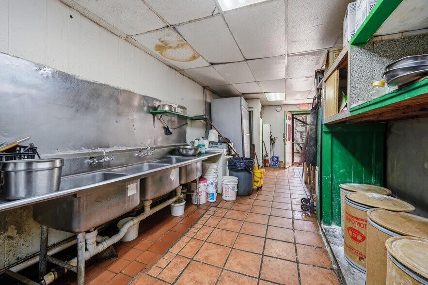 More Photos Of 6 N Washington St, Easton Restaurant For Sale