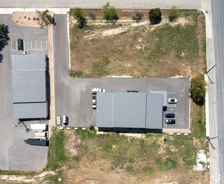 More Photos Of 108-132 Enterprise Pky, Boerne Unknown For Lease