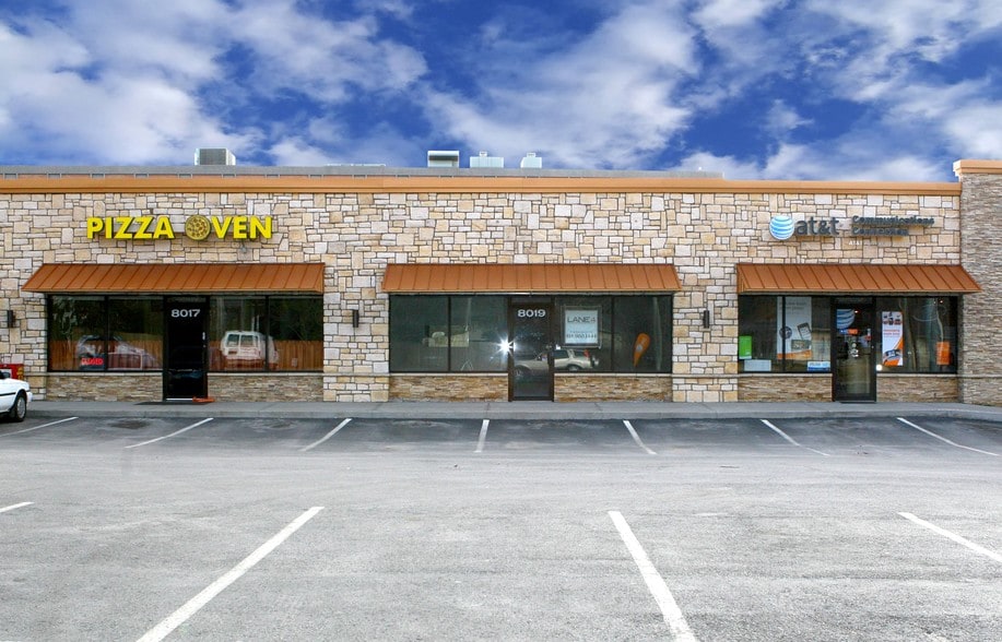 More Photos Of 8015-8029 State Line Rd, Kansas City Storefront Retail Office For Lease