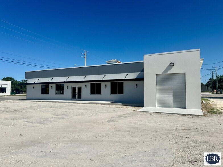 More Photos Of 2412 S Harbor City Blvd, Melbourne General Retail For Lease