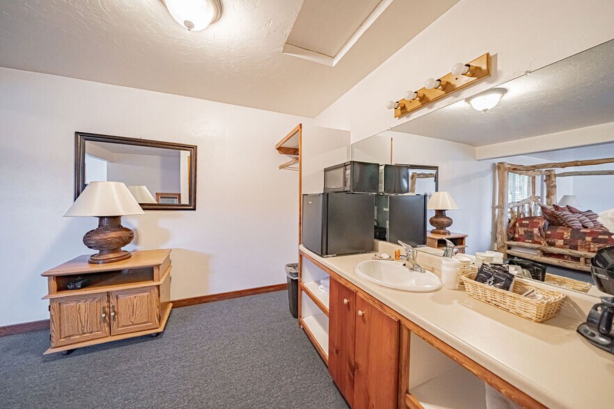 More Photos Of 3427 Swan Valley Hwy, Irwin Hotel For Sale