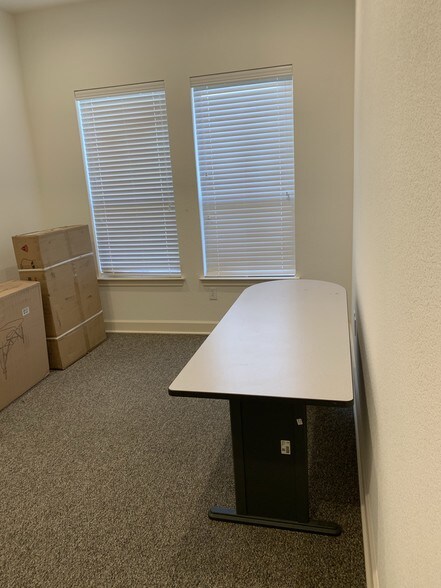 More Photos Of 1101 Satellite Vw, Round Rock Medical For Lease