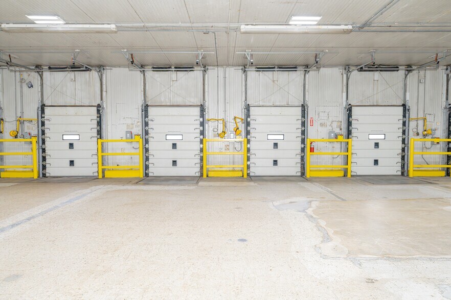 More Photos Of 18770 NE 6th Ave, Miami Refrigeration Cold Storage For Lease