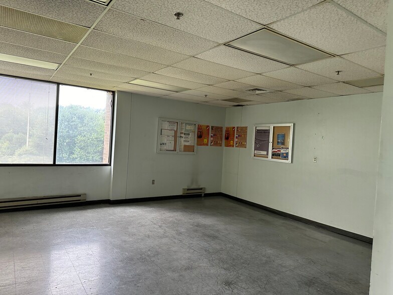 More Photos Of 200 Herald Journal Blvd, Spartanburg Manufacturing For Lease