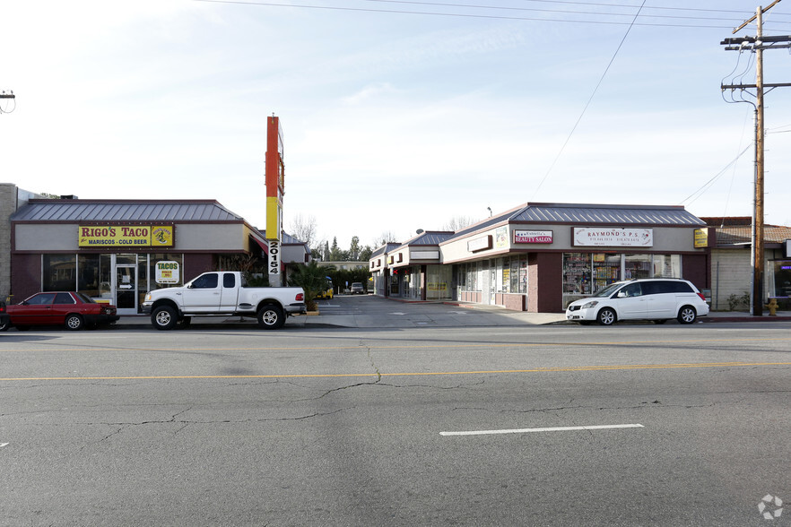 Primary Photo Of 20154 Saticoy St, Winnetka General Retail For Sale