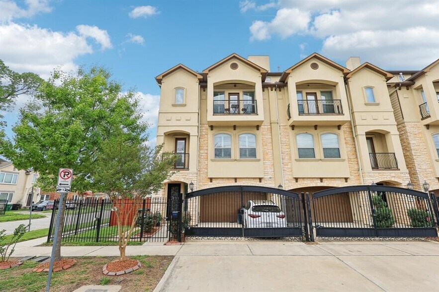 More Photos Of 3912 Ennis St, Houston Specialty For Sale