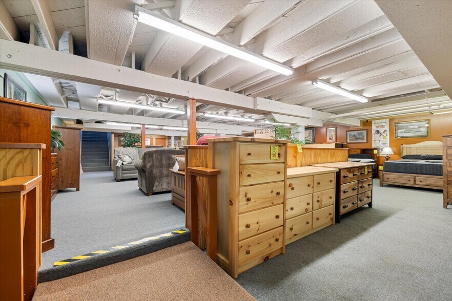 More Photos Of 816 NW 4th St, Grand Rapids General Retail For Sale