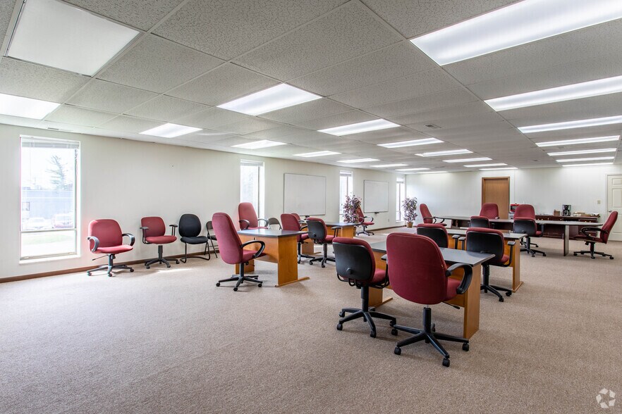 More Photos Of 5300 E Main St, Whitehall Unknown For Lease