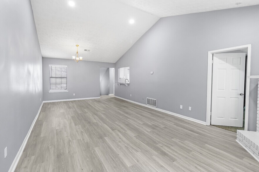 More Photos Of 563 Briar Hill Ct, Riverdale Apartments For Sale