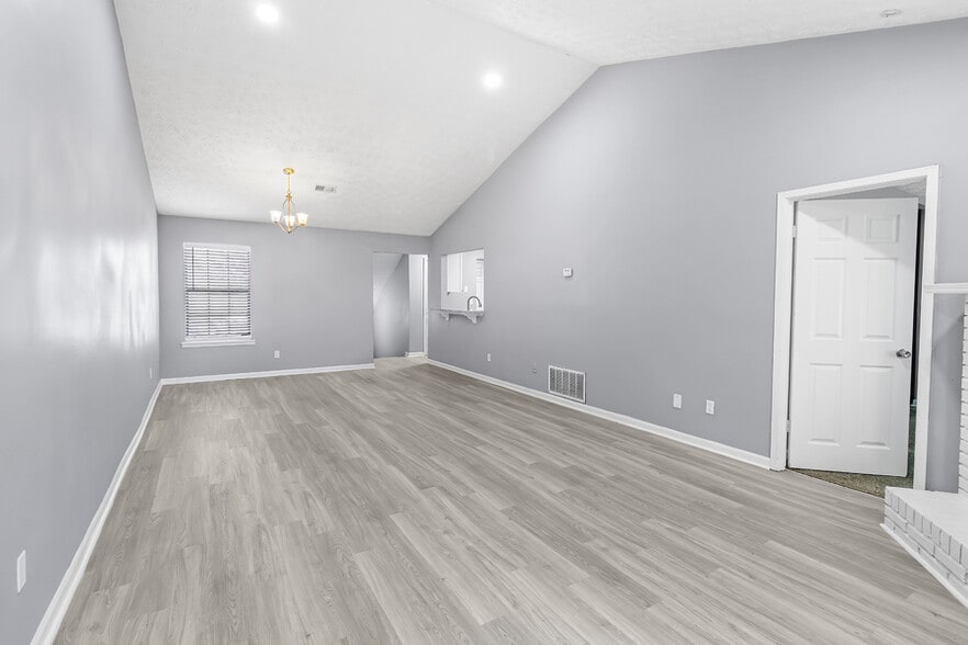 More Photos Of 563 Briar Hill Ct, Riverdale Apartments For Sale