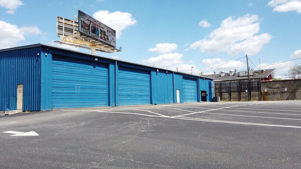 More Photos Of 1900 A Northside Industrial Blvd, Columbus Warehouse For Lease