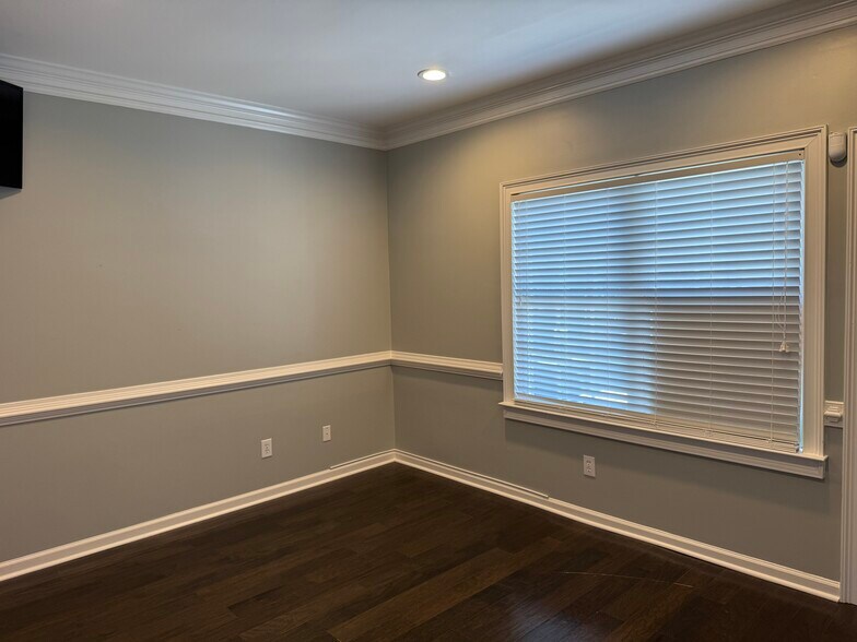 More Photos Of 4595 Towne Lake Pky, Woodstock Medical For Sale