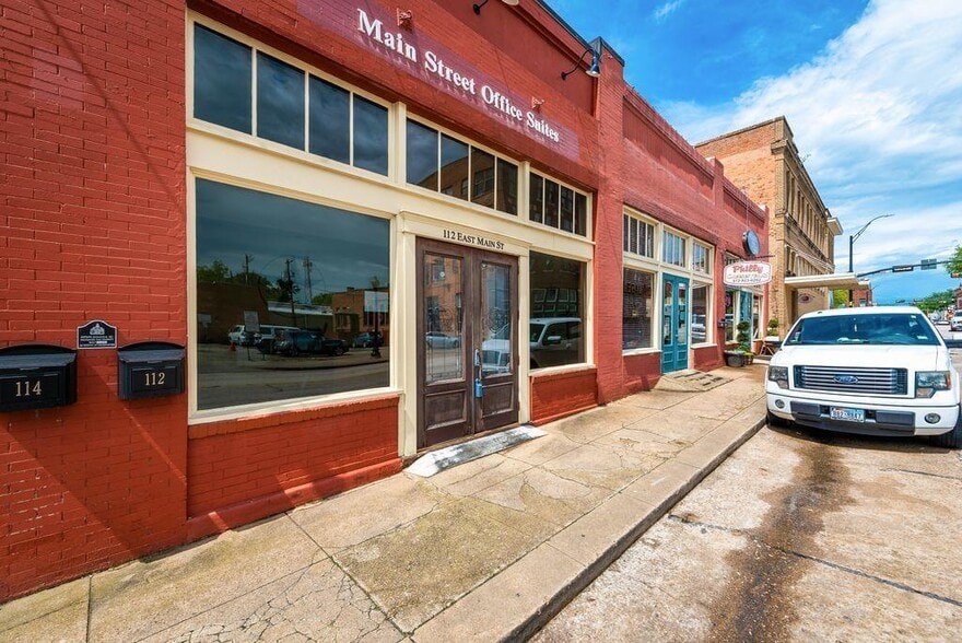 More Photos Of 114 E Main St, Waxahachie Office For Lease