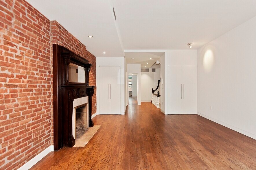 More Photos Of 860 Lexington Ave, New York Apartments For Sale